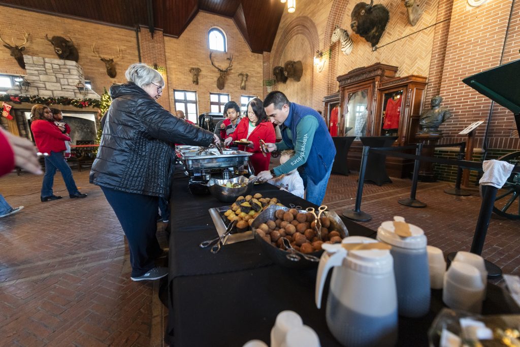 Breakfast with Santa buffet