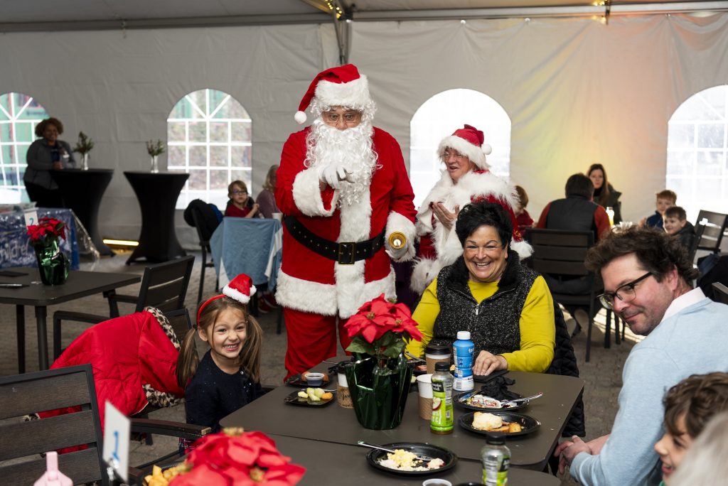 Breakfast with Santa Table visit
